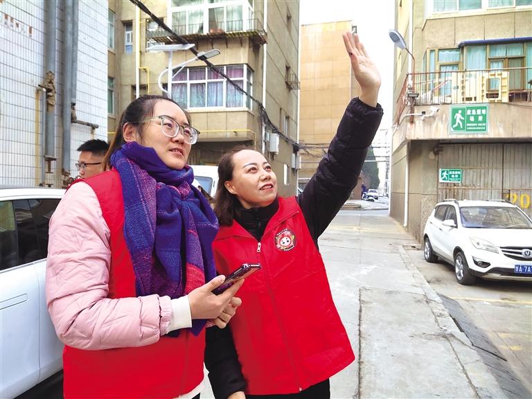 路东社区：“窗帘之约”开合之间的温暖守护尊龙凯时app网站西固区丨先锋路街道公园